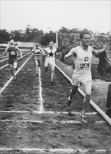 800m race in Colombes Stadium 1928: Swiss Paul Martin wins.