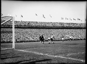 Football WC in Switzerland 1954: Switzerland - England; keeper Parlier.