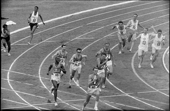 Rome 1960: 2nd semi-final 4x100m relay, 3thd baton change.