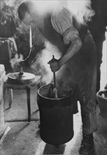 Oeli Ermatingen: heating up of vegetable oil seeds, 1942.