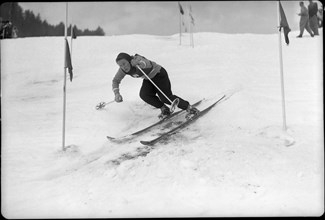 Skier Renv©e Clerc around 1947.