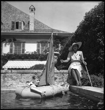 Prince Vittorio Emanuele of Savoy with his mother Marie Josv©, 1947.