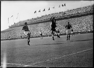 Football WC in Switzerland 1954: Switzerland - England; keeper Parlier.