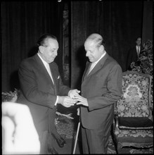 Arnold Schwengeler presents Ernst Ginsberg with the Hans Reinhart Ring, 1963.