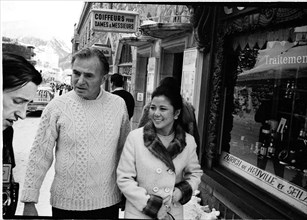 James Mason with his girl-friend Yasuko Yama, 1967.