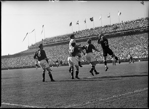 Football WC in Switzerland 1954: Switzerland - England; keeper Parlier.