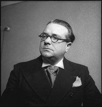 Francois Bernier, writer around 1940 .