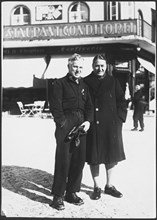 Charlie Chaplin with his brother Sydney in St. Moritz .