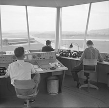 Air traffic controller in the tower, airport Zurich-Kloten around 1956 .