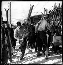 Ernst Aschwin of Lippe-Biesterfeld (c) in Zermatt, 1947