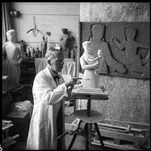 Hans von Matt in his studio, around 1950.