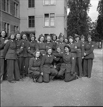 Members of women's military service; air-raid protection; 1945.