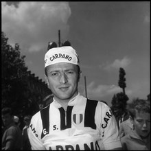 Kurt Gimmi in Pau before start of the 10th. stage of TdF 1963 .