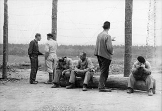 Ein Weg bleibt offen 1943 movie scene.