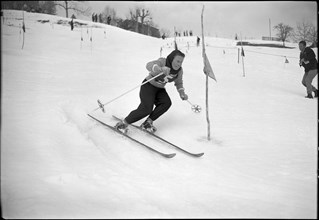 Skier Renv©e Clerc around 1947 .