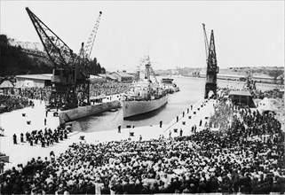 Opening of Princess Elizabeth-dock' in East London 1947 .