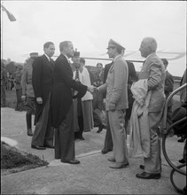 State visit of Shah Reza Pahlavi, with M. Petitpierre (l) in Belpmoos 1948.