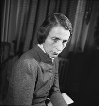 Jo Mihaly, around 1945