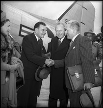 Thomas E. Dewey and his wife after arrival in Zurich Kloten, 1949.