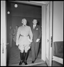 General Henri Guisan in Zurich; Kongresshaus; 1942.