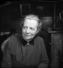 Rosa Kvºchler-Ming around 1942 .