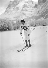 Cross-country skier Eivor Alm ca. 1952 .