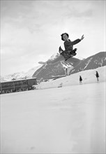 Jeannette Altwegg trains before the European Championship, St. Moritz 1951 .