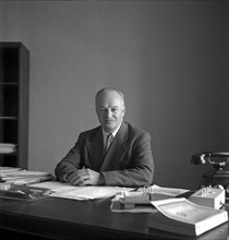 WHO director-general Dr. Brock Chisholm, Geneva 1948 .