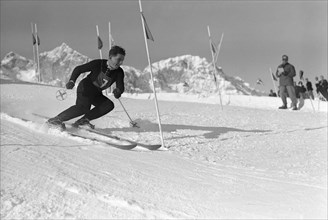 Skier Niklaus Stump, ca. 1945