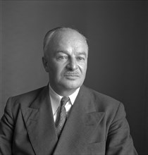 WHO director-general Dr. Brock Chisholm, Geneva 1948 .