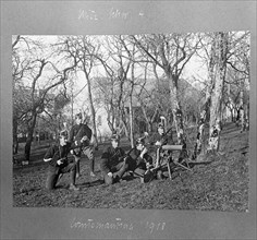 Soldiers with machinegun 1918.