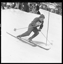 Skier Annemarie Waser ca. 1959 .