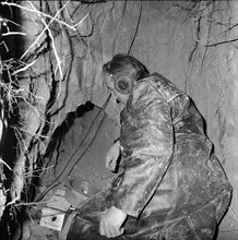 Dog tragedy in a fox-hole near Ammerswil AG, 1962: Soldier with wiretap.