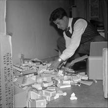 Students collecton of food and medicine for Hungary, Zurich 1956