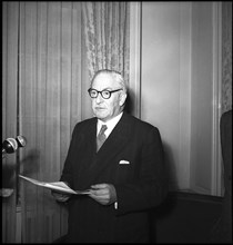 Professor Pirenne reads statetment from Leopold of Belgium, Geneva 1950