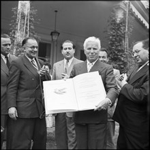 Charles Chaplin receives the International Peace Prize, 1954