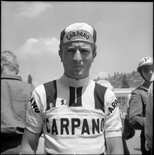 Kurt Gimmi in Pau before start of the 10th. stage of TdF 1963