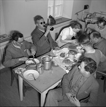 Blidor soap factory Langnau, workers have a break 1953