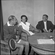 Neuweiler, Jeannette Altwegg und Huonder at tennis club, ca. 1955