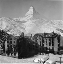 Hotel Riffelalpdamaged by fire, Zermatt 1961