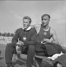 Athletics ECH 1954 Berne, Hammer: Tadeusz Rut and champion Krivonosov