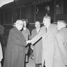 Vincent Auriol, arrival at Geneva train station 1955