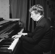 Juliette De Crousaz, Pianist ca. 1940