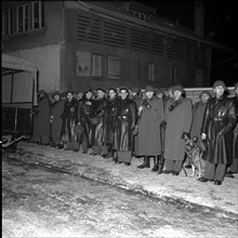 Romanian embassy Berne occupied by four armed Romanians, Swiss soldiers, 1955