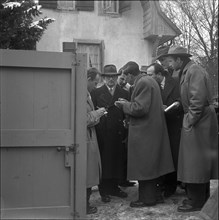 Romanian embassy Berne occupied by four armed Romanians, 1955