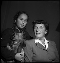 Marguerite Janson-Juillerat, writer with her daughter 1952