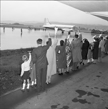 Departure of the swiss mission to Korea, Zurich-Kloten airport 1953