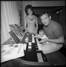 Ingemar Johansson, boxer with family 1963