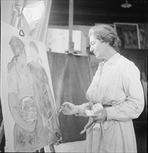 Regina Conti, paintress. ca. 1940