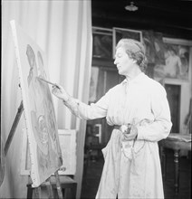 Regina Conti, paintress. ca. 1940